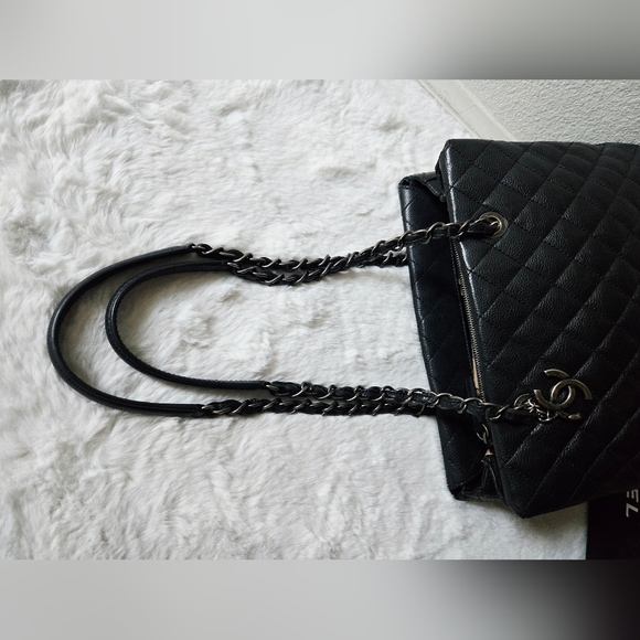 Chanel Black Quilted Caviar City Shopping Tote Bag - Picture 7 of 16